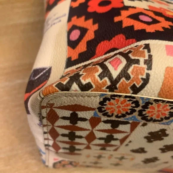 Tory Burch Limited Edition Kerrington Tote
Bag - Picture 6 of 16